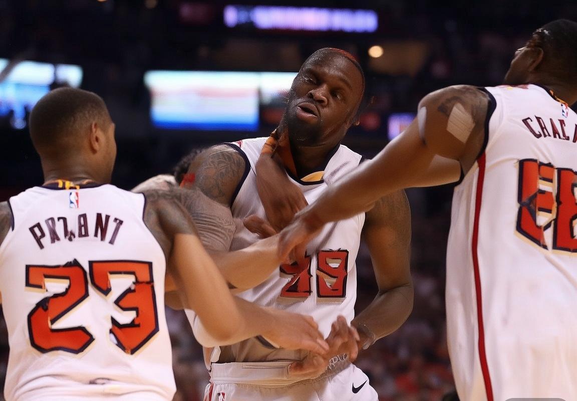 杜兰特手感不佳太阳进攻受阻 火箭防守活力难掩关键回合处理与年轻球队短板